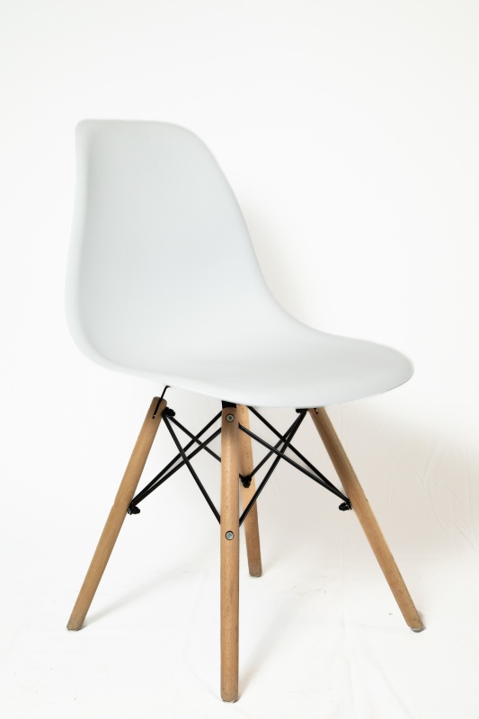 Стул Перт КНР (Пластиковый стул с деревянными ножками и металлическим каркасом БЕЛЫЕ)