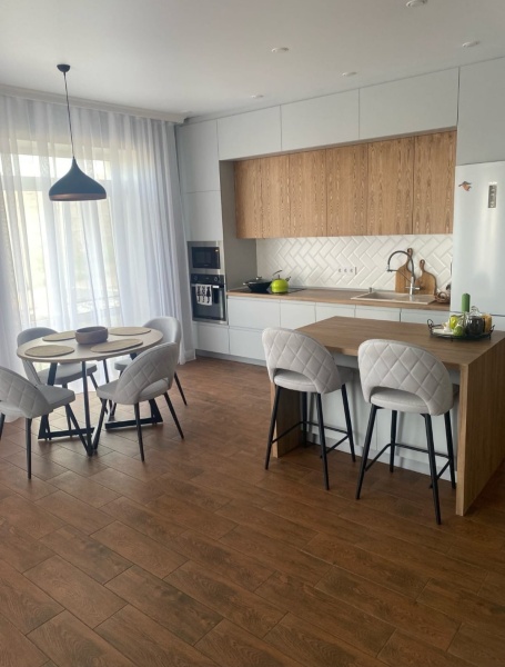 Стол Рим ЛДСП EGGER 1050 СТОЛБУРГ (ЛДСП EGGER Дуб Галифакс Табак, опоры черные матовые (1050(+450)))