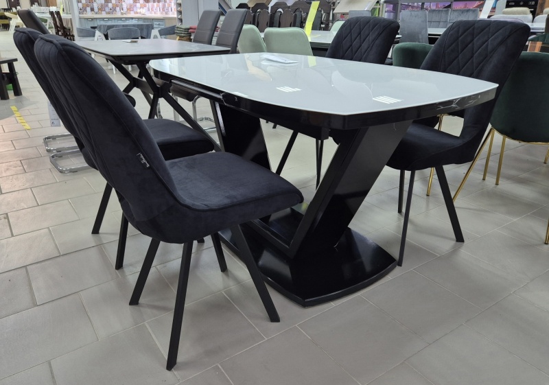 Стол Дионис Стекло 1400 Ваша Мебель (стекло белое, мдф черный, колонна декор №3 V-образный муар черный (1400/1800*850*750))