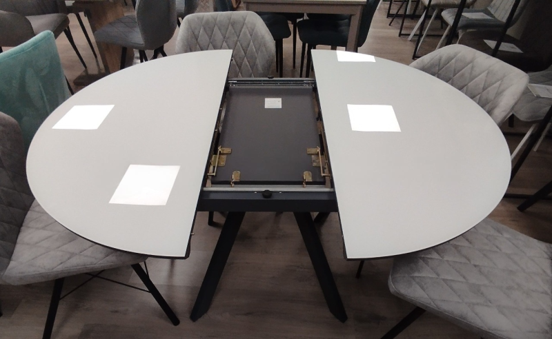 Стол Бахус Стекло 1100 Ваша Мебель (стекло белое/мдф черный/каркас основание МУАР черный (d=1100(1420)))