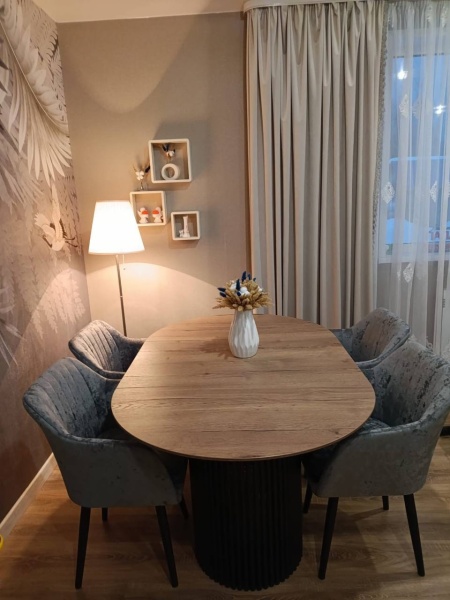 Стол Вилар ЛДСП EGGER 1050 СТОЛБУРГ (ЛДСП EGGER Дуб Галифакс Натуральный, опоры черные матовые (1050(+600)))