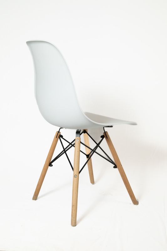 Стул Перт КНР (Пластиковый стул с деревянными ножками и металлическим каркасом БЕЛЫЕ)