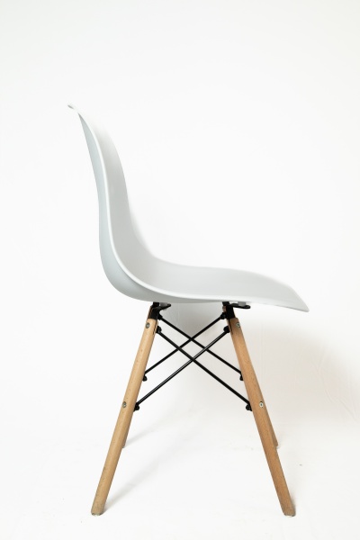 Стул Перт КНР (Пластиковый стул с деревянными ножками и металлическим каркасом БЕЛЫЕ)