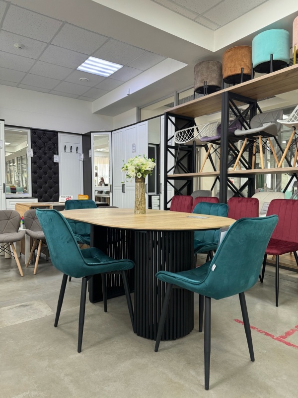 Стол Вилар ЛДСП EGGER 1050 СТОЛБУРГ (ЛДСП EGGER Дуб Галифакс Натуральный, опоры черные матовые (1050(+600)))