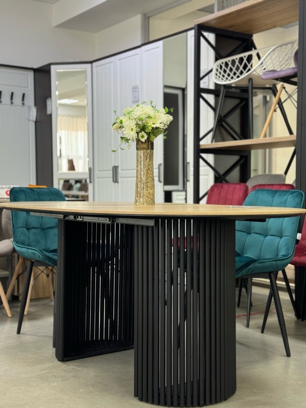 Стол Вилар ЛДСП EGGER 1050 СТОЛБУРГ (ЛДСП EGGER Дуб Галифакс Натуральный, опоры черные матовые (1050(+600)))