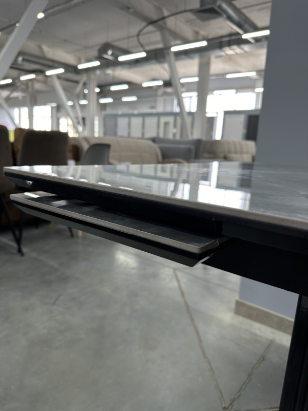 Стол Джорджио Керамика 2000 Ваша Мебель (Керамика 81 BG Pradas dark grey мрамор серый глянец, МДФ черный, каркас муар черный (полка 300;2000(2600)х900))