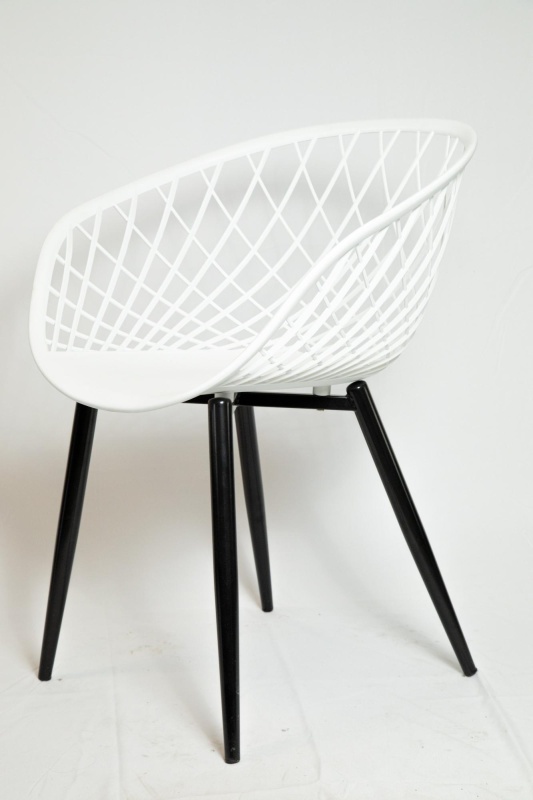 Стул Мельбурн КНР (Пластик. сиденье, черные метал. ножки БЕЛЫЙ)