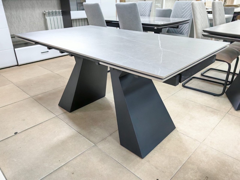 Стол Неаполь Керамика (FDT-4113) КНР (Графит матовый, опоры черные. Столешница из керамики толщиной 12 мм, металлические ножки с порошковым покрытием (1600(2400)*900*760) FDT-4113)